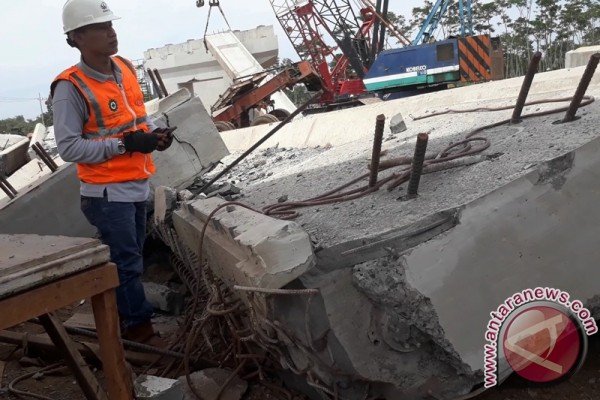 beton Tol Pasuruan-Probolinggo ambruk menewaskan pekerja